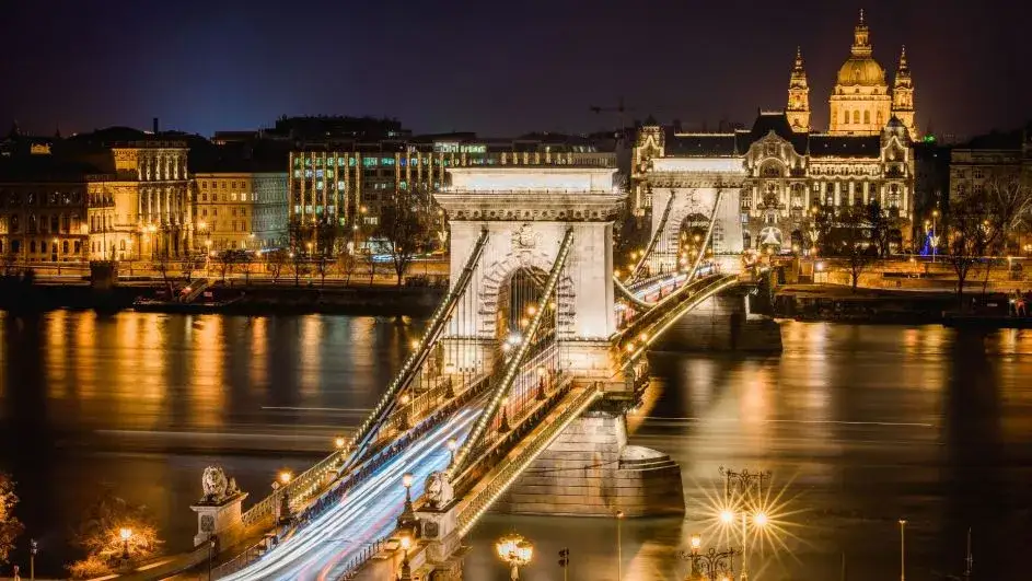 Budapeszt: Odkryj Perłę Dunaju! Atrakcje, termy, wskazówki