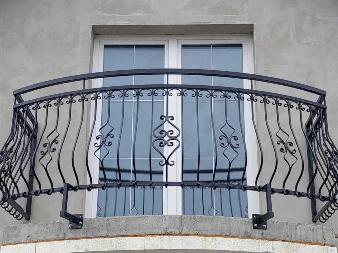 Ile kosztuje balustrada na balkon? Sprawdź ceny i materiały