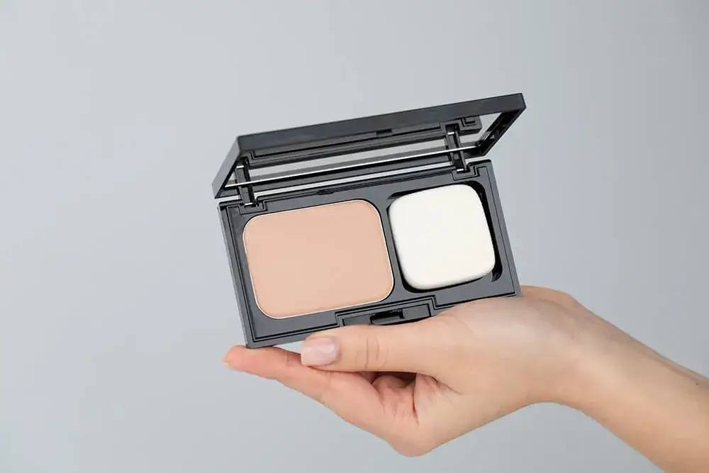 Jak dobrać podkład do cery? Praktyczny poradnik krok po kroku