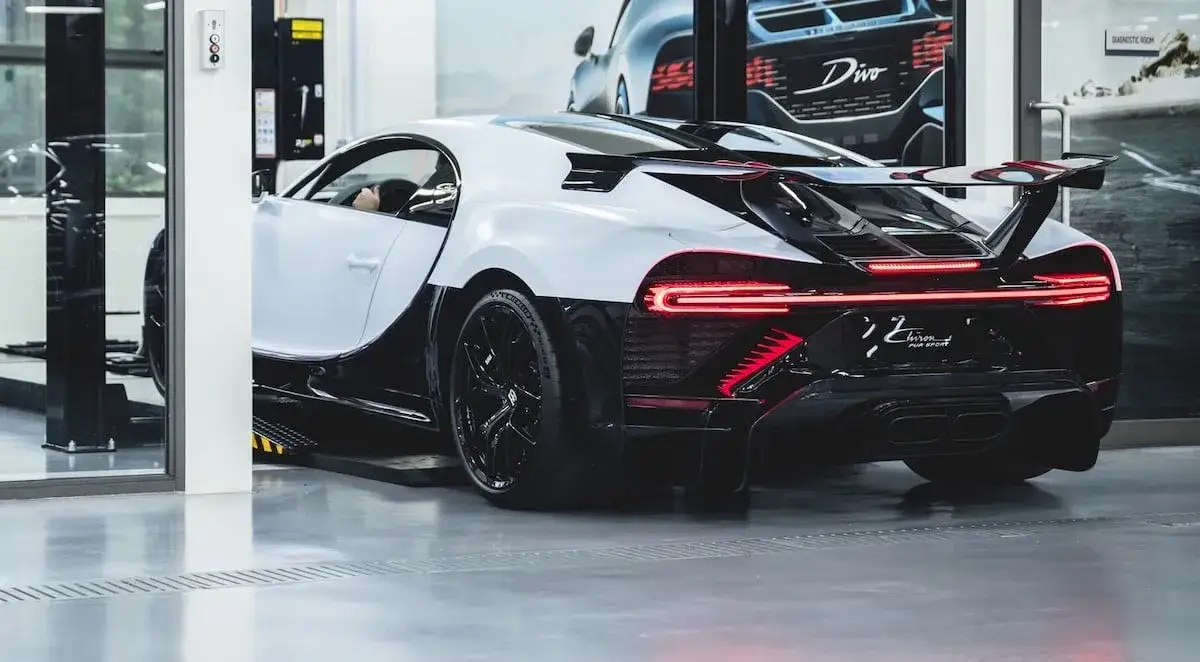 Ile kosztuje wymiana oleju w Bugatti Chiron? Zaskakujące ceny!