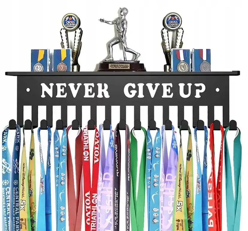 Dlaczego półka na medale jest niezbędna dla każdego sportowca?