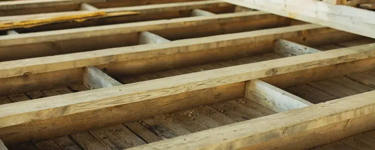 Jakie legary na podłogę wybrać, aby uniknąć kosztownych błędów?