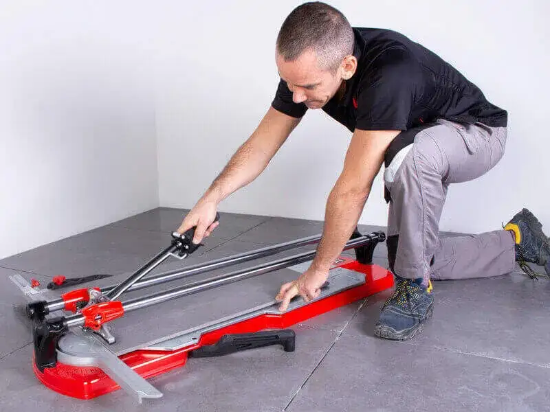 Czym ciąć glazurę, aby uniknąć pęknięć i uzyskać idealne cięcia