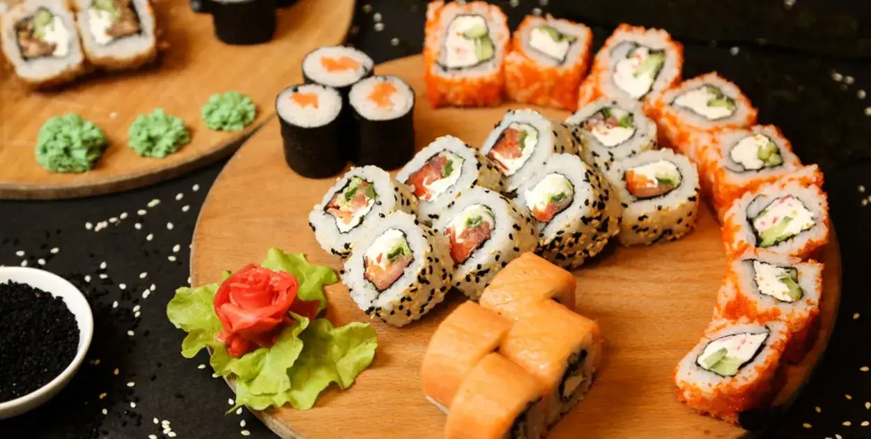 Co potrzebne do sushi? Lista zakupów i narzędzi dla początkujących
