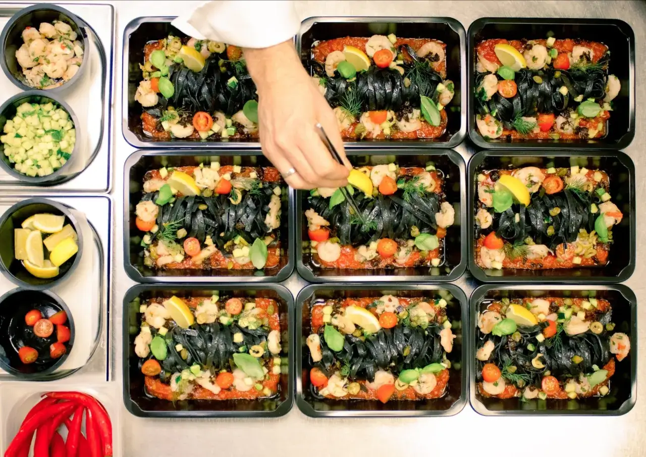 Jak wybrać catering dietetyczny, który spełni Twoje potrzeby zdrowotne?