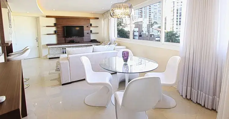 Jakie krzesła do szklanego stołu - idealne połączenie stylu i funkcji