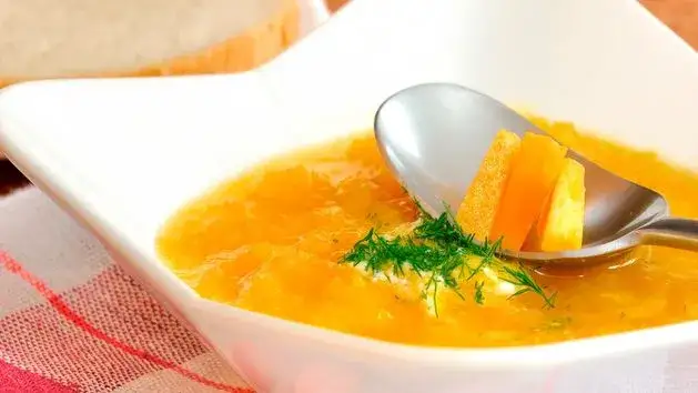 Dietetyczna zupa krem z dyni: przepis na zdrowy posiłek