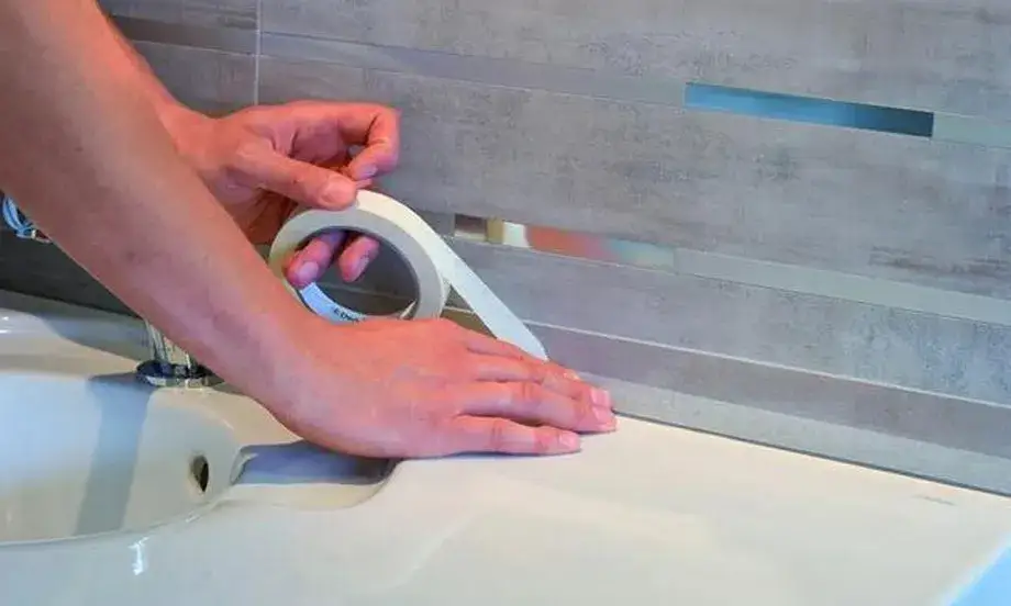 Jak nakładać silikon sanitarny, by uniknąć najczęstszych błędów