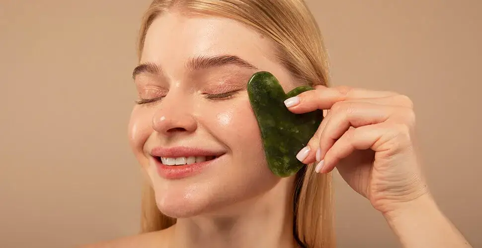 Jak wykonywać masaż twarzy, by uniknąć błędów i zyskać zdrową skórę