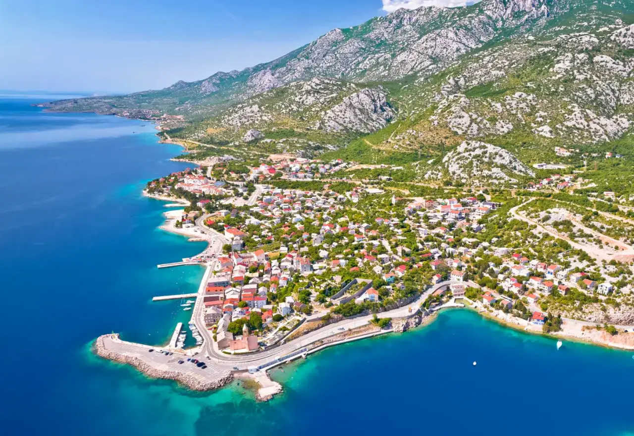 Ile autokarem do Chorwacji? Sprawdź ceny i ważne informacje