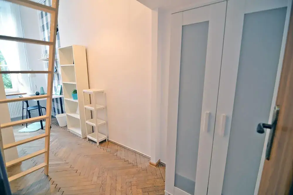 Jak zrobić drabinkę na antresolę - krok po kroku z materiałami i wskazówkami