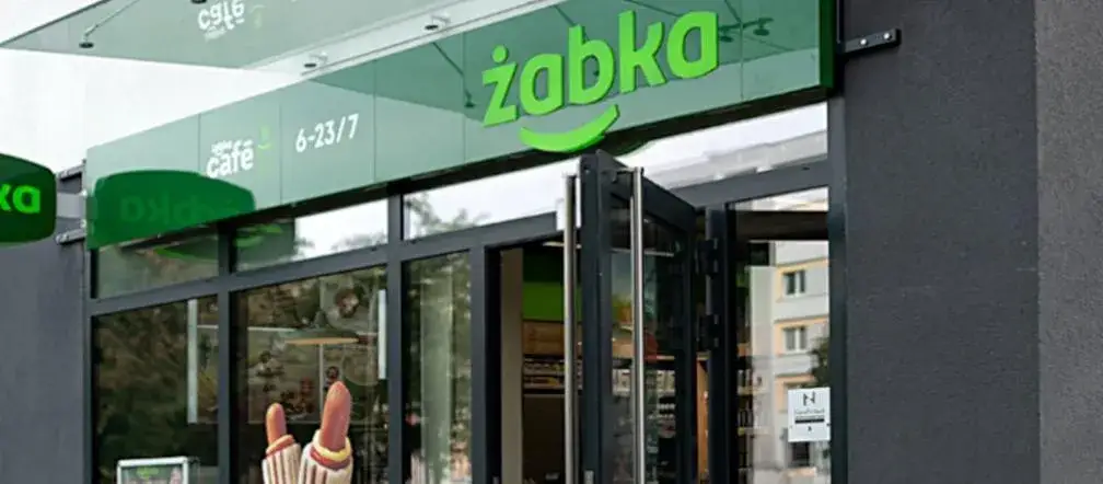 Ile zarabia pracownik Żabki? Zaskakujące różnice w wynagrodzeniu