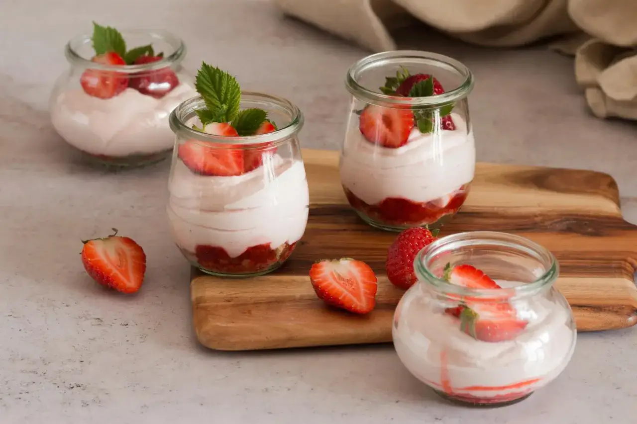 Desserts fraises rapides : sans cuisson, bluffez en 10 min !
