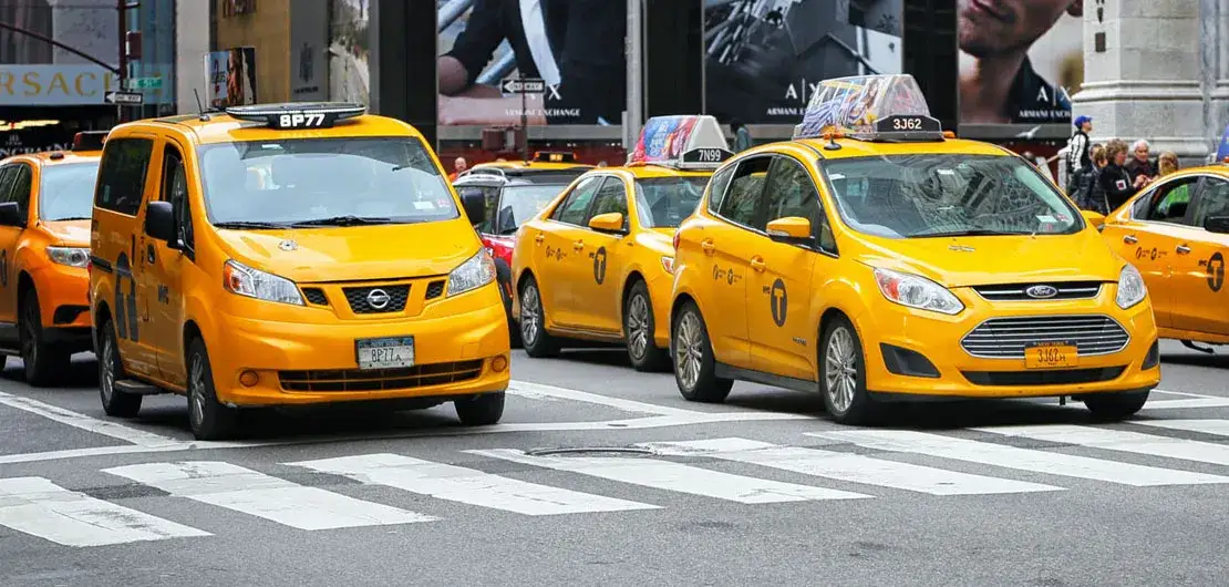 Aktor taxi - poznaj usługi, ceny i opinie, które warto znać