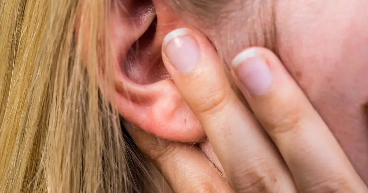 Szum w głowie co robić: Skuteczne metody na ulgę i leczenie