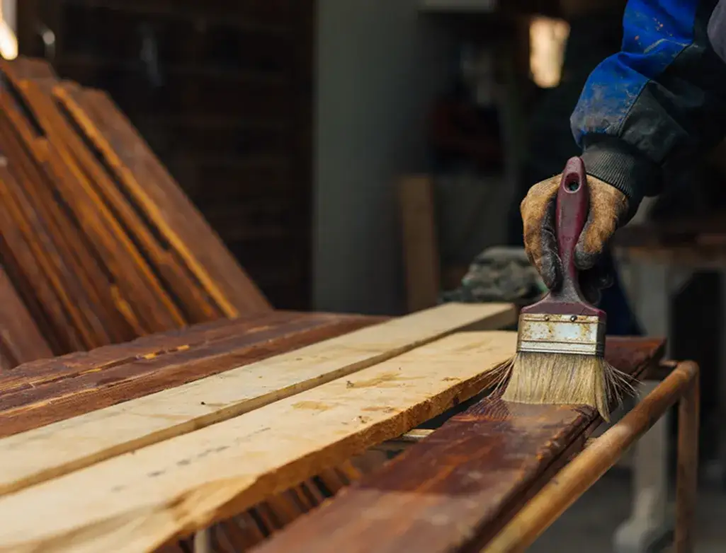 Czym impregnować legary, aby skutecznie chronić drewno przed szkodnikami?