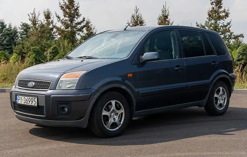 Ford Fusion pojemność baku: 45L i Twój zasięg. Uniknij pomyłek!