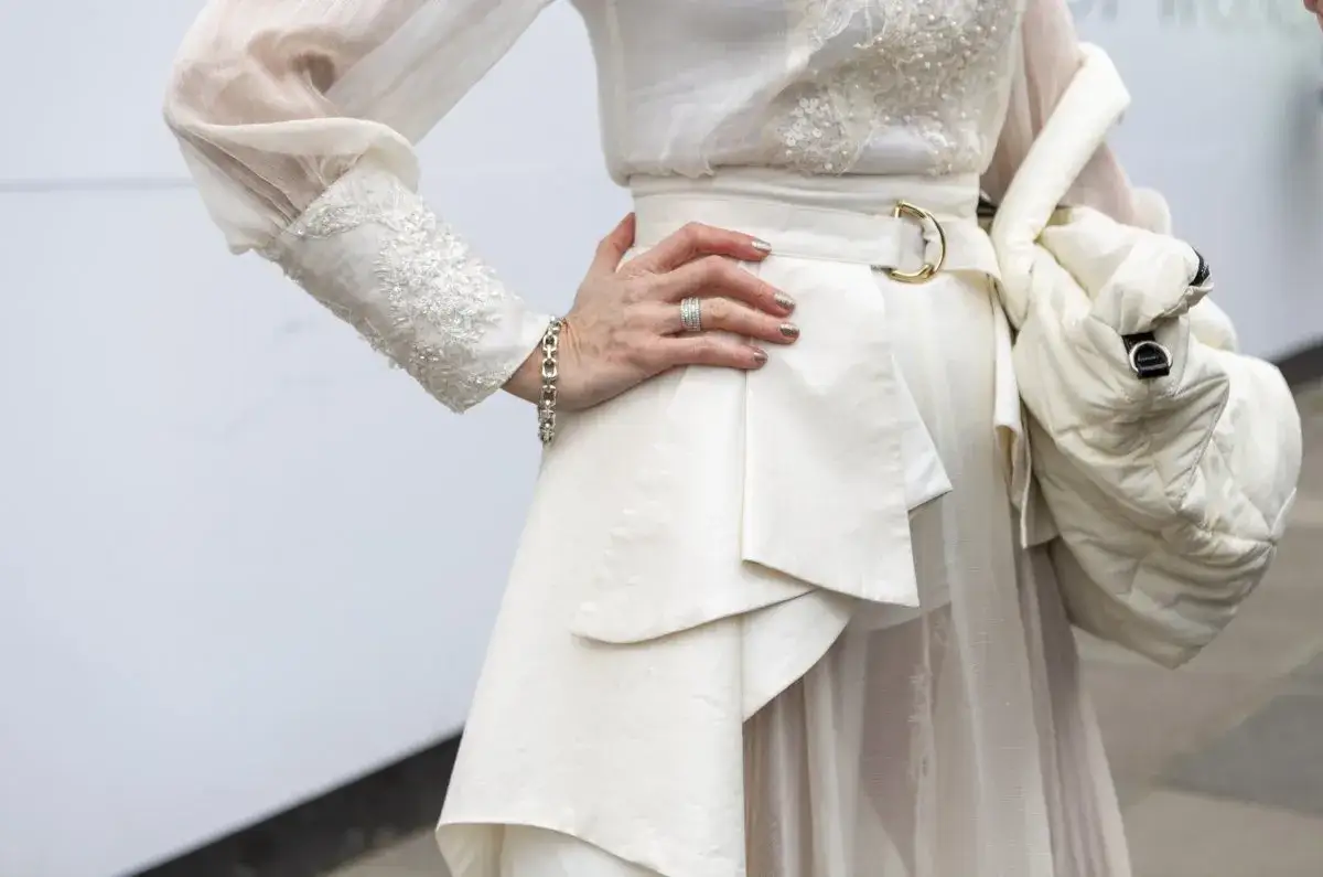 Białe stylizacje, które odmienią Twój styl - modne i uniwersalne zestawy