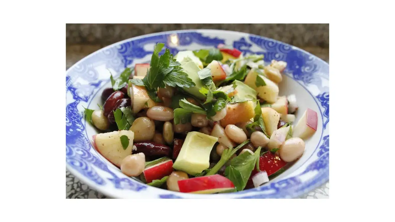 Insalata di Rinforzo: La Ricetta Napoletana Perfetta per Natale