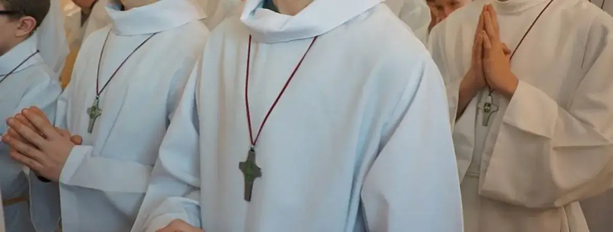 Kto to jest lektor w kościele i jakie ma kluczowe zadania?