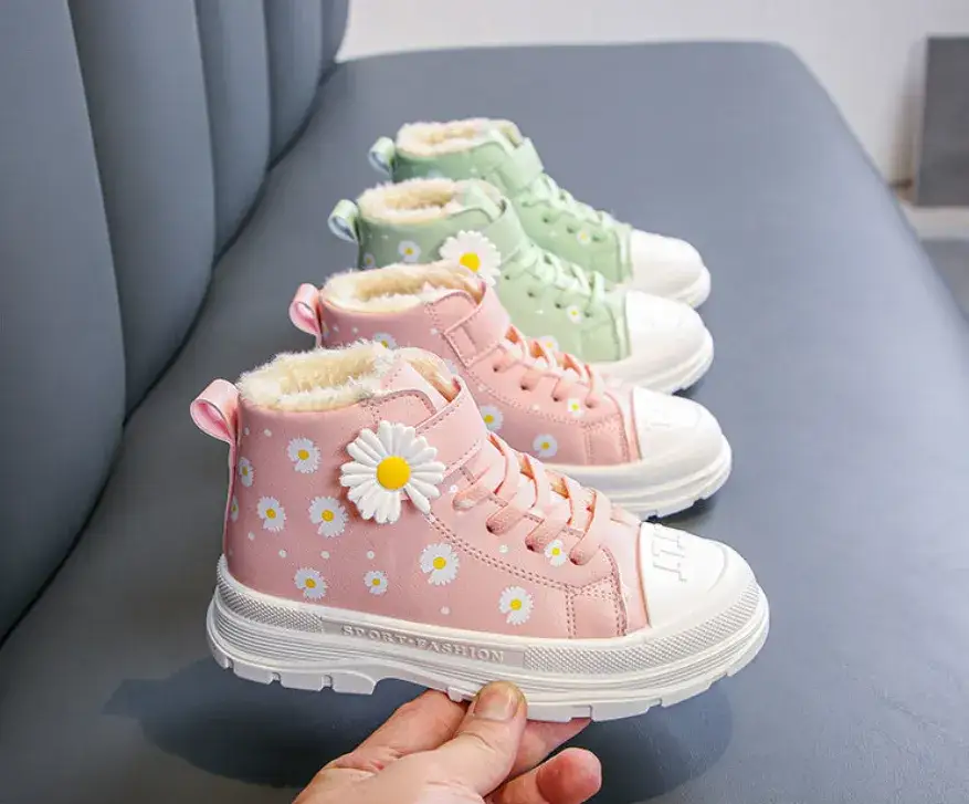 Jakie buty dla 7 miesięcznego dziecka – uniknij błędnych wyborów