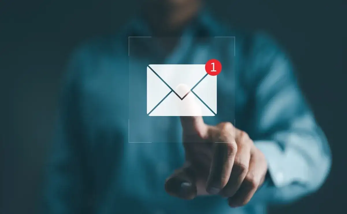 Czy wypowiedzenie umowy można wysłać mailem? Sprawdź ważne zasady