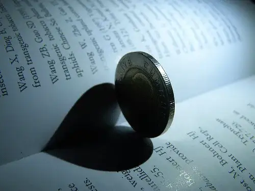 Skąd kościół ma pieniądze? Zaskakujące źródła finansowania ujawnione