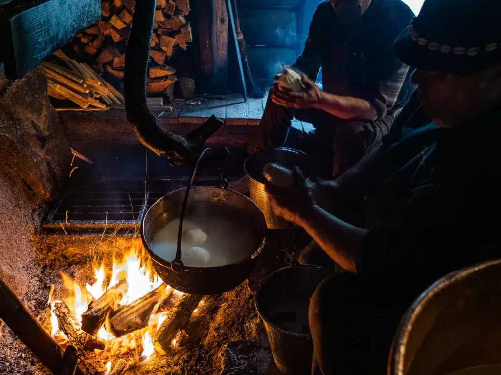 Bacówka w Dolinie Kościeliskiej - smak tradycji i górskiej przygody