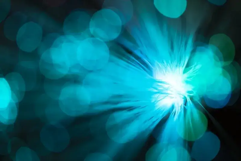 Na czym polega zjawisko odbicia światła? Zaskakujące fakty i przykłady