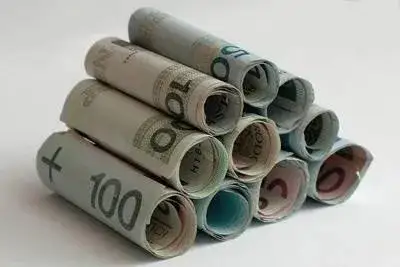 Pożyczki i długi w filmach: od komedii po dramaty