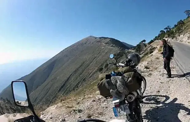 Najpiękniejsze trasy motocyklowe w Albanii, które musisz przejechać