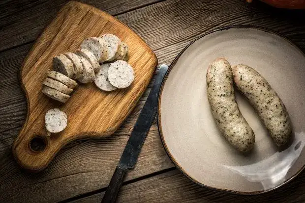 Jakie przyprawy do białej kiełbasy sprawią, że zachwycisz gości?