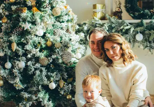 Skąd wzięła się tradycja dekorowania choinki na święta? Świąteczne ciekawostki