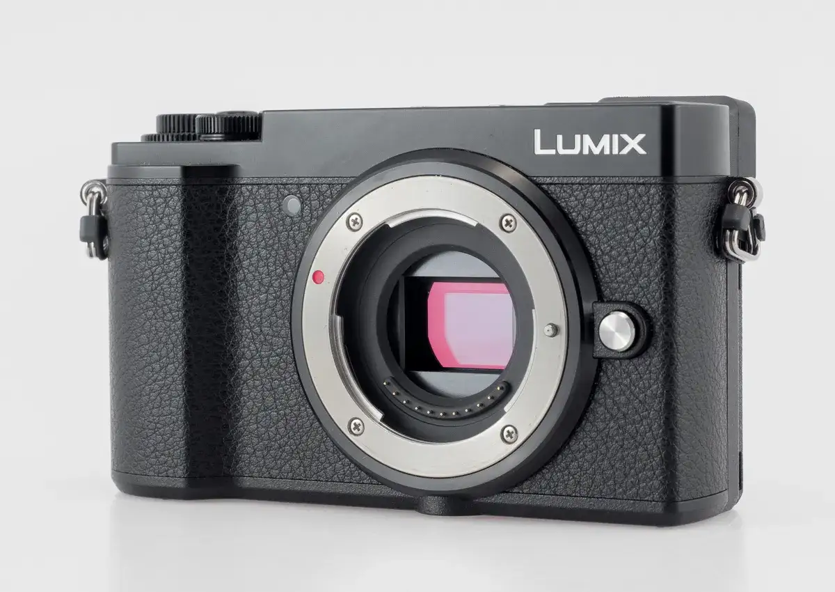 Test aparatu Panasonic GX1: Zalety, wady i opinie użytkowników