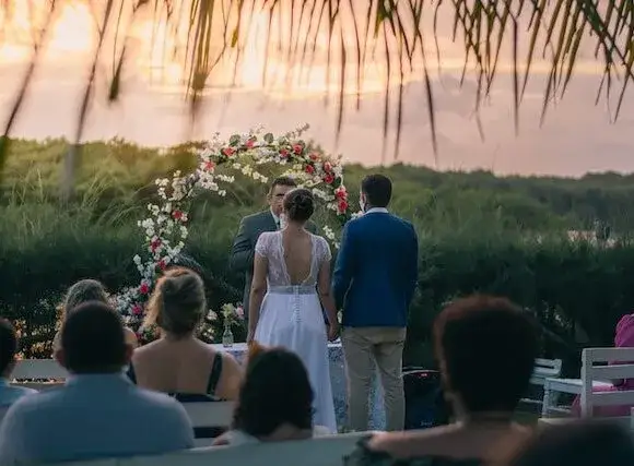 Jak zorganizować ślub cywilny w plenerze bez stresu i kłopotów