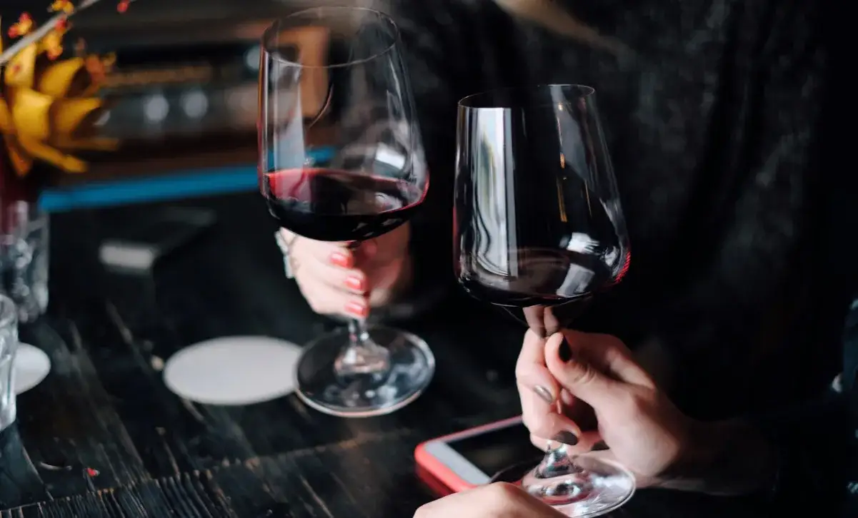 Jak uratować gorzkie wino i cieszyć się jego smakiem na nowo