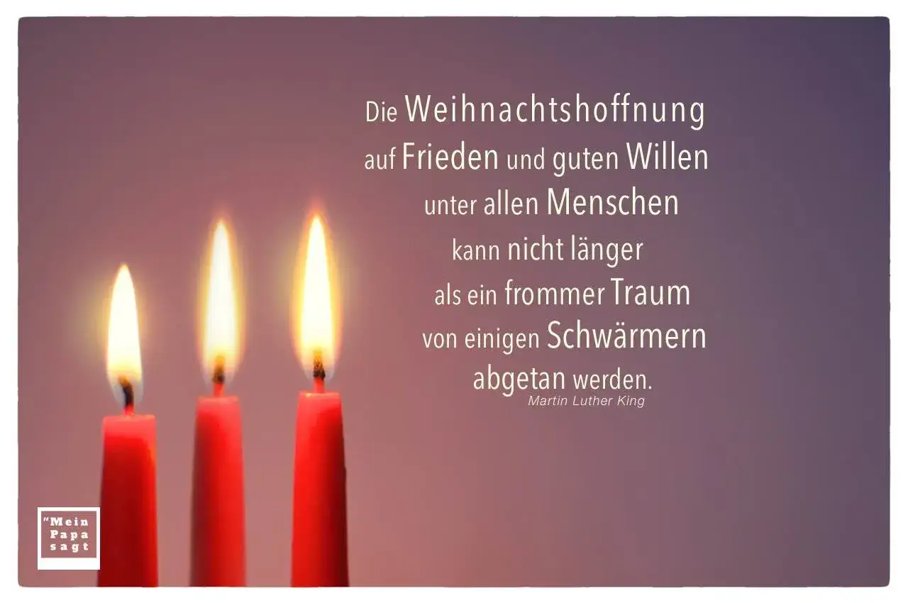 Drei brennende rote Kerzen vor einem lila Hintergrund mit einem Zitat von Martin Luther King Jr.