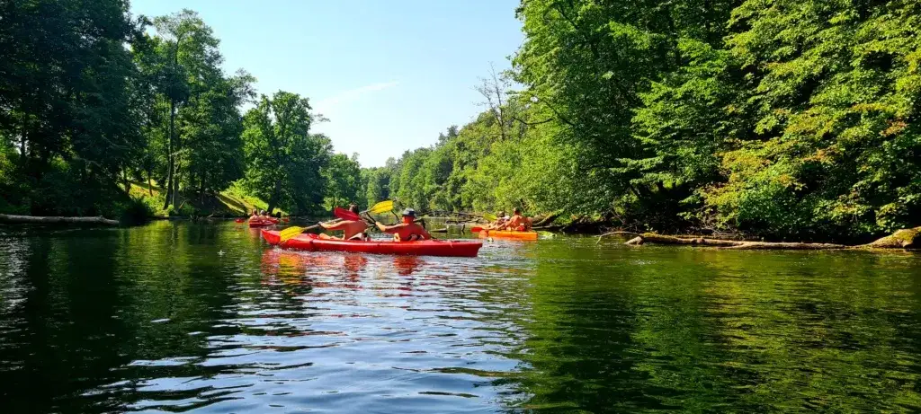 Gdzie na kajaki Dolny Śląsk? Odkryj idealną trasę dla siebie!