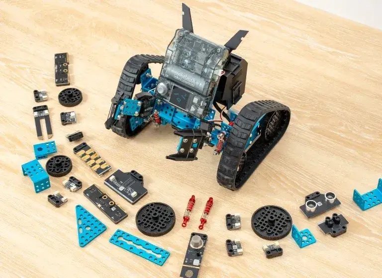 Jak łatwo stworzyć robota DIY - projekty i zestawy dla każdego