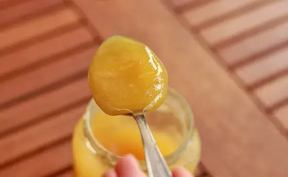 Ile kalorii ma łyżeczka miodu? Zaskakujące fakty o kaloriach