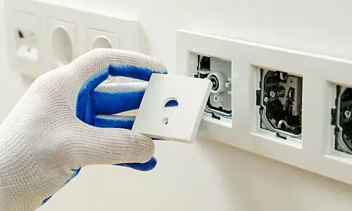 Jak podłączyć telewizor do gniazda antenowego - uniknij problemów z sygnałem