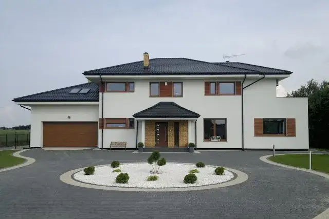 Idealna elewacja do grafitowego dachu i okien złoty dąb, uniknij błędów