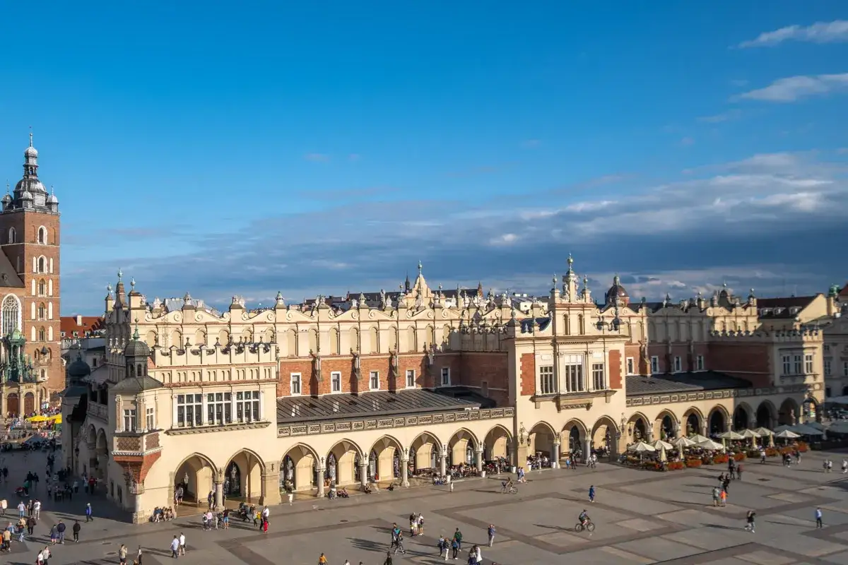 Atrakcje na krakowskim rynku: Co warto zobaczyć?