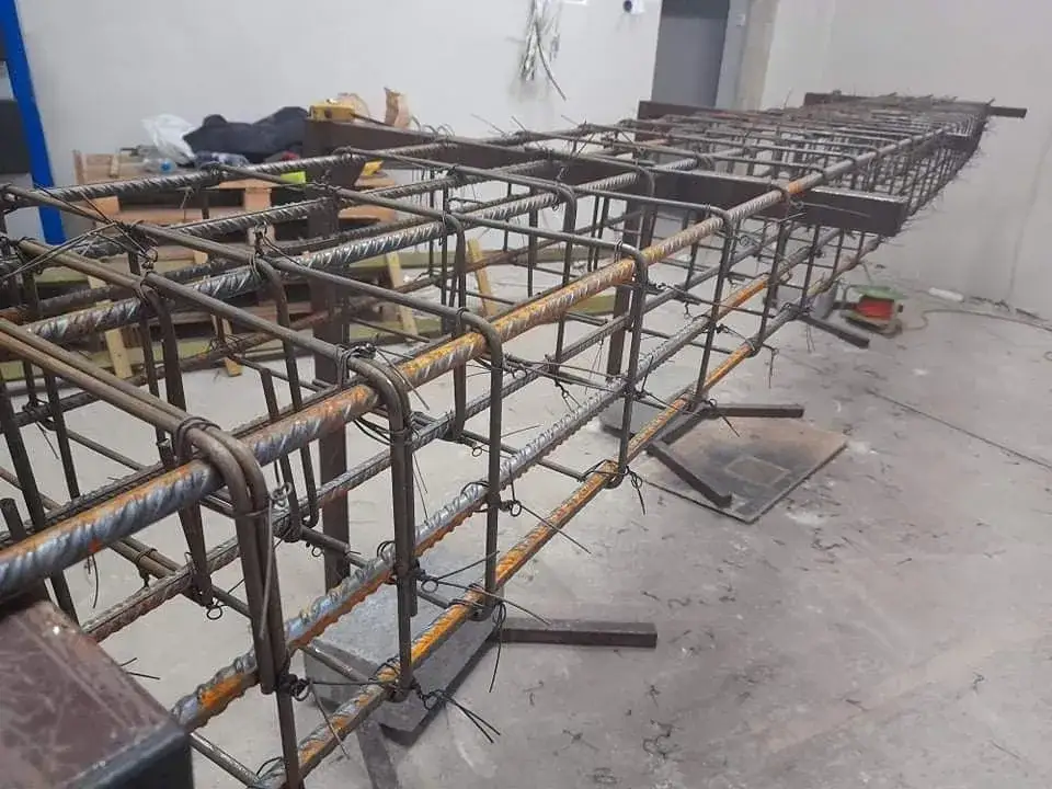 Zbrojenie strzemiona: Kluczowe informacje o typach i montażu