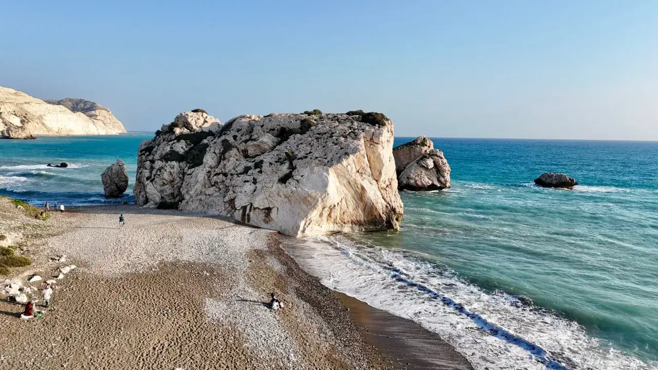 Cypr: Jakie morze? Morze Śródziemne, plaże i wodne atrakcje
