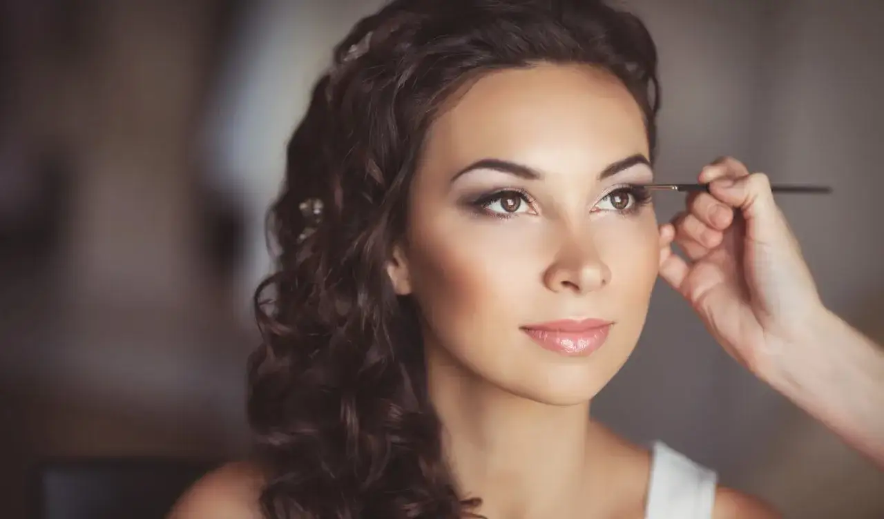 Braut Make-up Rosé: Strahlend schön am Hochzeitstag So geht's!