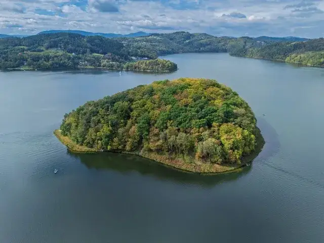 Małpia Wyspa – skąd nazwa i jakie tajemnice kryje historia?