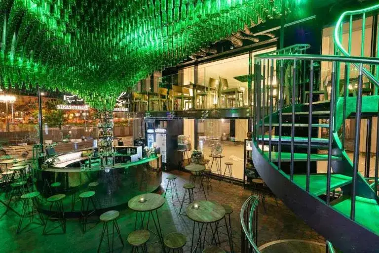 Najlepsze koktajl bary w Warszawie, które zachwycą Twoje zmysły