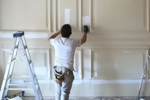 Malowanie boazerii na wymarzony kolor: sprawdzona technika i porady eksperta