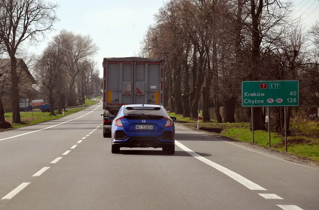 Kraków-Gdańsk: A1 czy S7? Wybierz najlepszą trasę dla siebie!